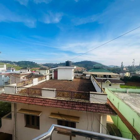 Готель Ooty Vpr Residency Екстер'єр фото