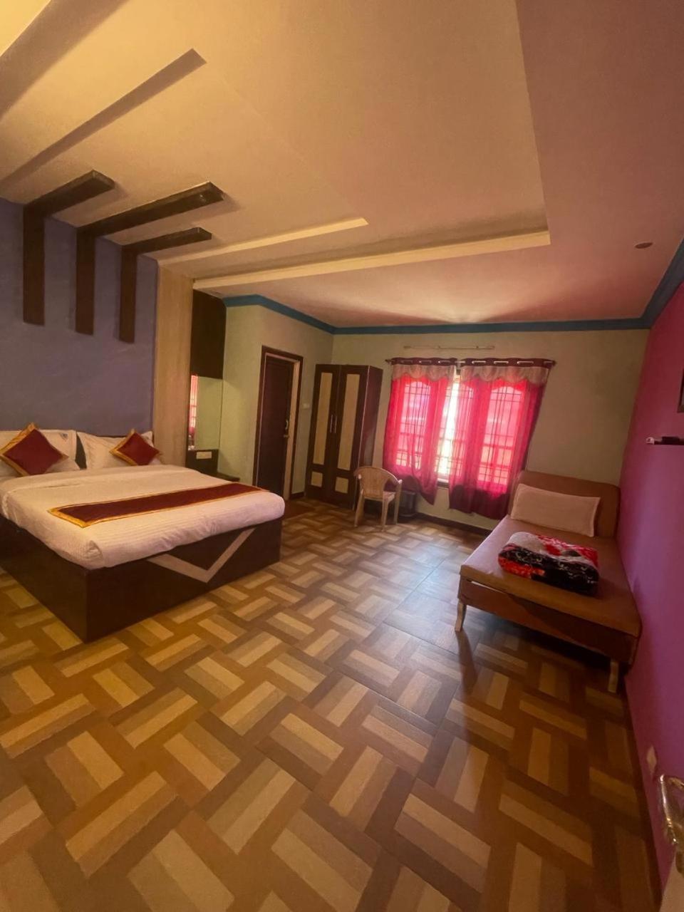 Готель Ooty Vpr Residency Екстер'єр фото