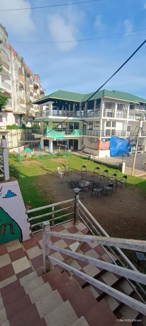Готель Ooty Vpr Residency Екстер'єр фото