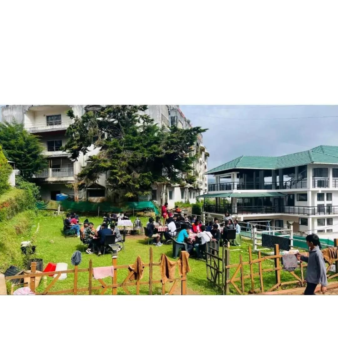 Готель Ooty Vpr Residency Екстер'єр фото