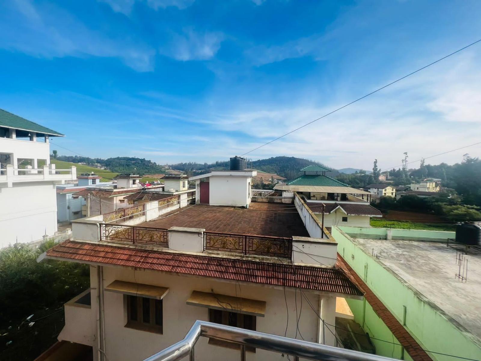 Готель Ooty Vpr Residency Екстер'єр фото