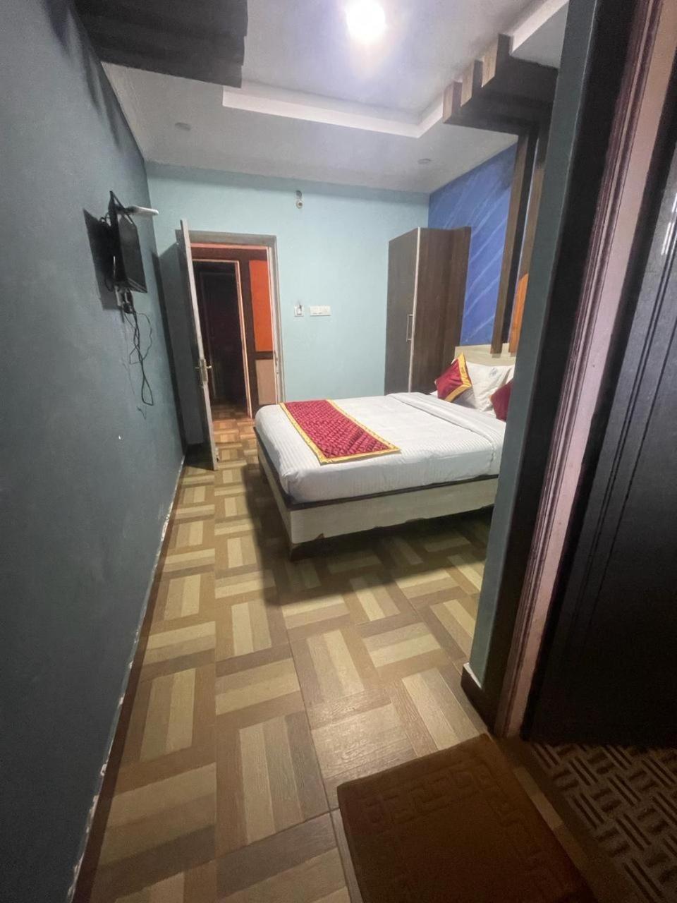 Готель Ooty Vpr Residency Екстер'єр фото