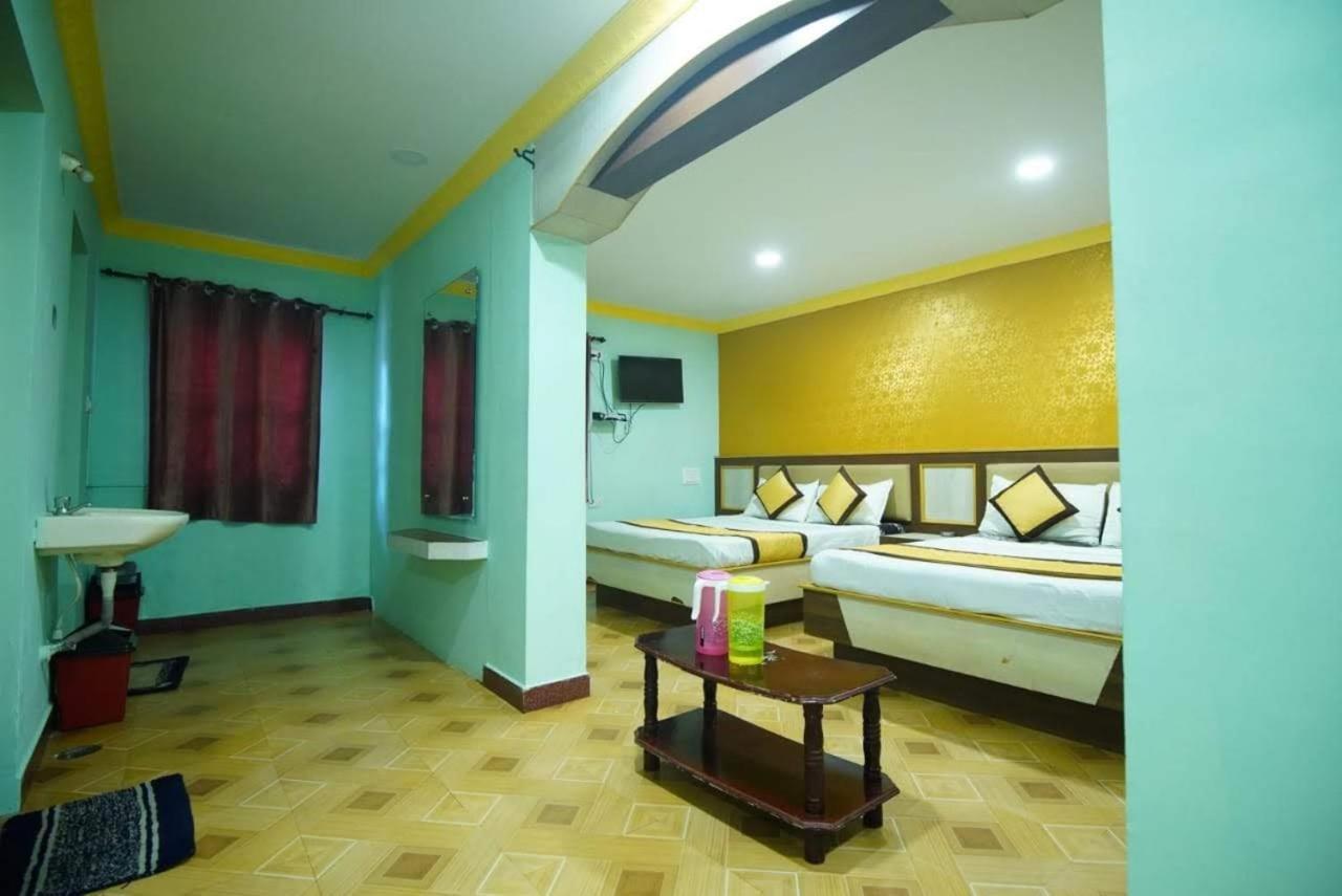 Готель Ooty Vpr Residency Екстер'єр фото