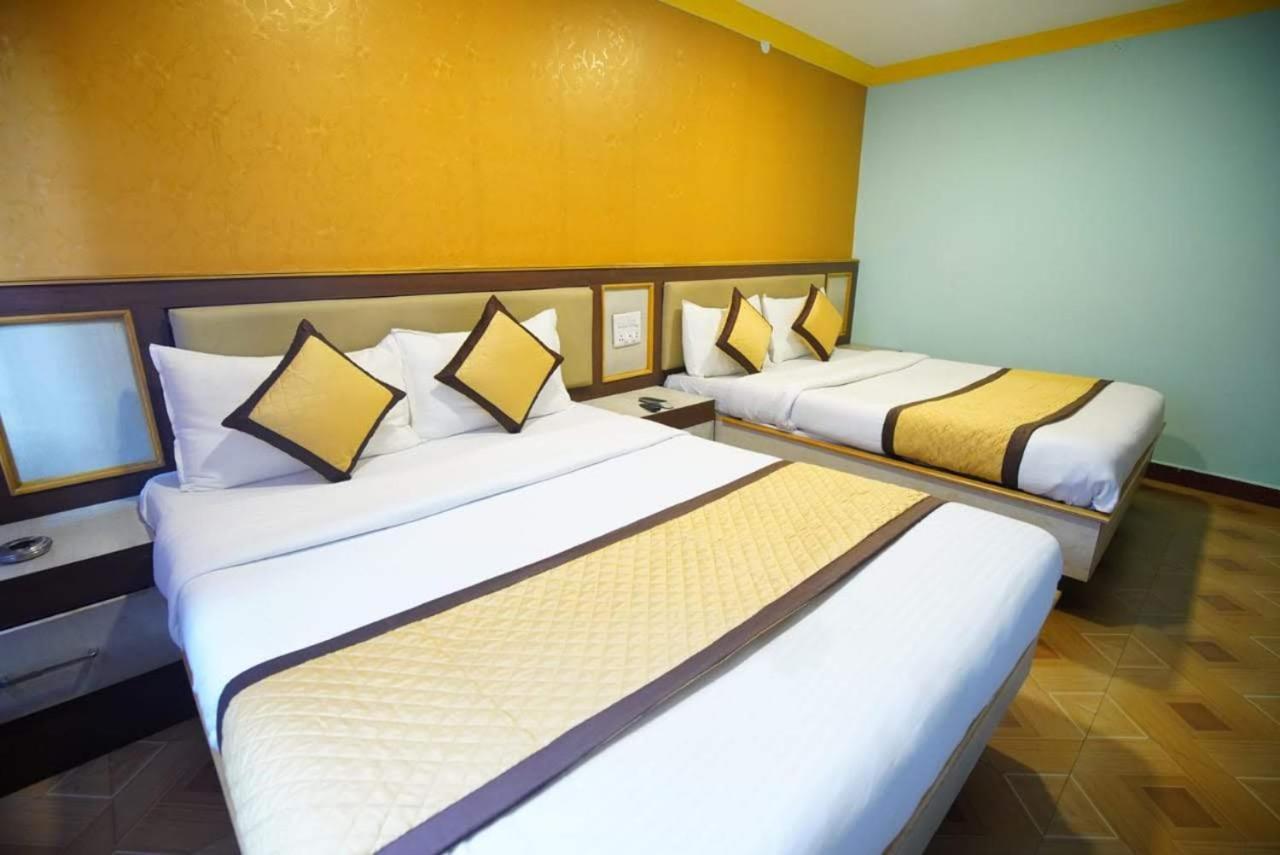 Готель Ooty Vpr Residency Екстер'єр фото