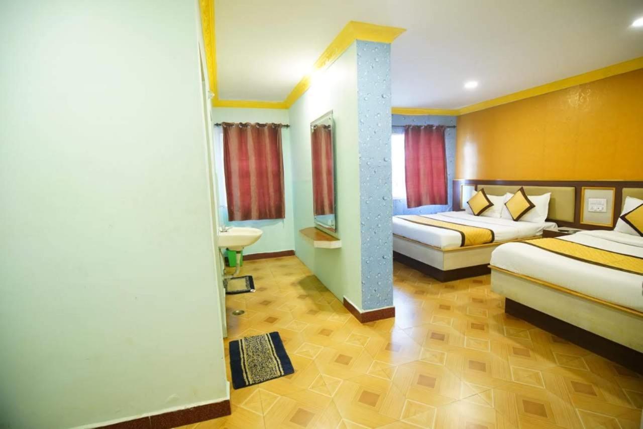 Готель Ooty Vpr Residency Екстер'єр фото